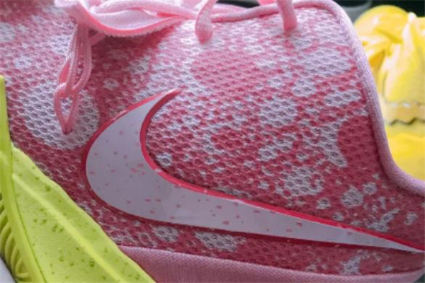 耐克歐文5海綿寶寶開箱測評 kyrie5海綿寶寶派大星實物 耐克歐文5海綿寶寶開箱測評 kyrie5海綿寶寶派大星實物