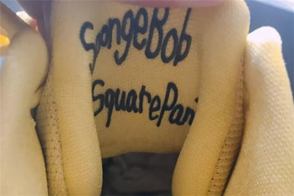 耐克歐文5海綿寶寶開箱測評 kyrie5海綿寶寶派大星實物 耐克歐文5海綿寶寶開箱測評 kyrie5海綿寶寶派大星實物