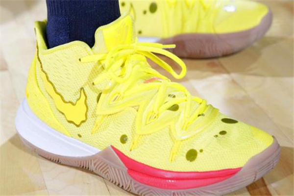 耐克歐文5海綿寶寶開箱測評 kyrie5海綿寶寶派大星實物 耐克歐文5海綿寶寶開箱測評 kyrie5海綿寶寶派大星實物