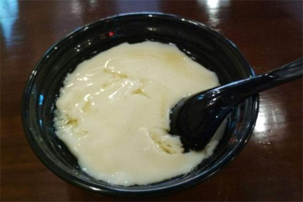 豆腐腦不能和什么一起吃 豆腐腦和什么一起吃好 豆腐腦不能和什么一起吃 豆腐腦和什么一起吃好