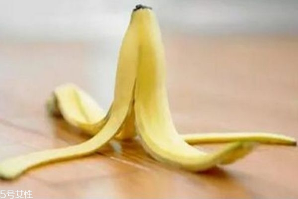 香蕉皮可以吃嗎 香蕉皮有什么用呢 香蕉皮可以吃嗎 香蕉皮有什么用呢
