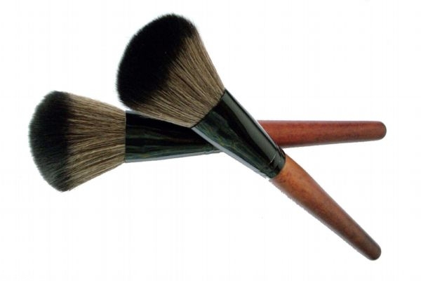 散粉刷可以刷腮紅嗎 散粉刷和腮紅刷可以共用嗎 散粉刷可以刷腮紅嗎 散粉刷和腮紅刷可以共用嗎