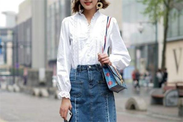 牛仔短裙配什么上衣 牛仔短裙搭配圖片 牛仔短裙配什么上衣 牛仔短裙搭配圖片