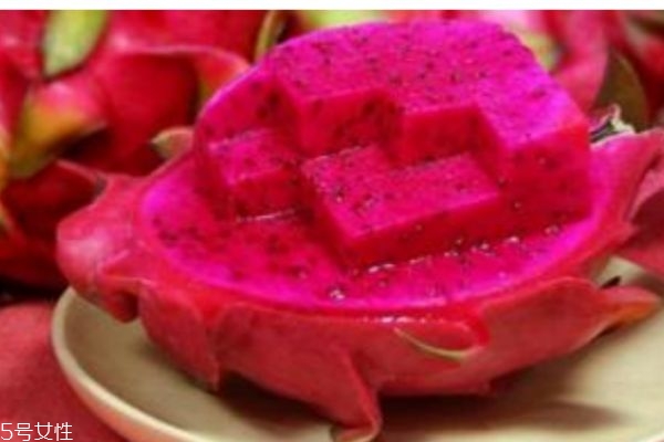 火龍果的熱量有多高呢 火龍果有什么價值呢 火龍果的熱量有多高呢 火龍果有什么價值呢