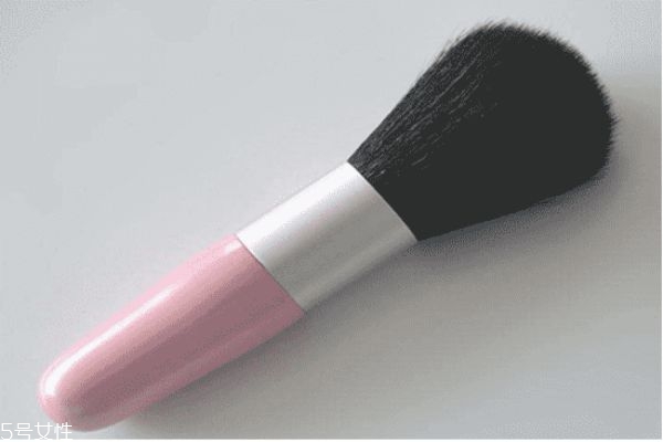 散粉刷什么樣 用什么代替散粉刷 散粉刷什么樣 用什么代替散粉刷