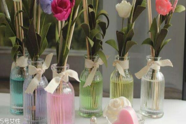 長期使用香薰有什么危害嗎 香薰蠟燭會(huì)對人有傷害嗎 長期使用香薰有什么危害嗎 香薰蠟燭會(huì)對人有傷害嗎