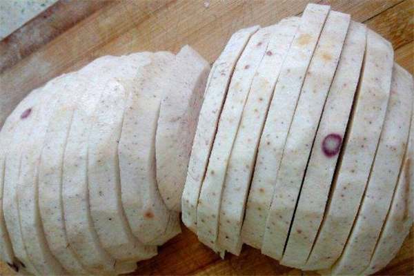 芋頭發(fā)霉了還能吃嗎 發(fā)霉的芋頭吃了會怎樣 芋頭發(fā)霉了還能吃嗎 發(fā)霉的芋頭吃了會怎樣