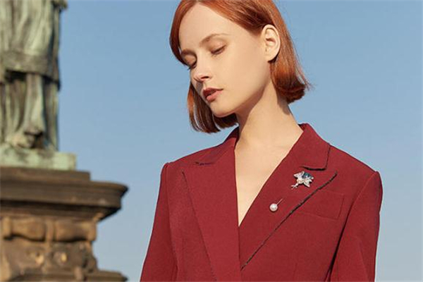 2019年流行什么樣的胸針 時髦胸針款式推薦 2019年流行什么樣的胸針 時髦胸針款式推薦