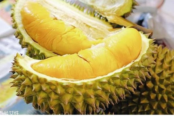 為什么榴蓮有一股臭味呢 榴蓮有什么營養(yǎng)價值呢 為什么榴蓮有一股臭味呢 榴蓮有什么營養(yǎng)價值呢