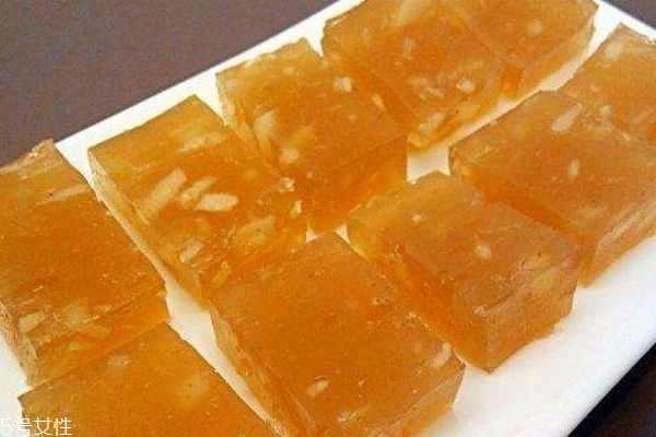 為什么馬蹄糕要叫馬蹄糕呢 馬蹄糕應(yīng)該怎么做呢 為什么馬蹄糕要叫馬蹄糕呢 馬蹄糕應(yīng)該怎么做呢