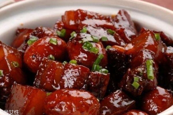 紅燒肉應該怎么做呢 紅燒肉要用什么肉呢 紅燒肉應該怎么做呢 紅燒肉要用什么肉呢