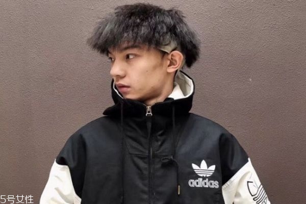 頭發(fā)軟適合錫紙燙嗎 錫紙燙適合什么發(fā)質(zhì) 頭發(fā)軟適合錫紙燙嗎 錫紙燙適合什么發(fā)質(zhì)