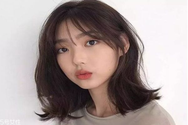 中長發(fā)配什么卷好看 好看的中長發(fā)卷發(fā)發(fā)型