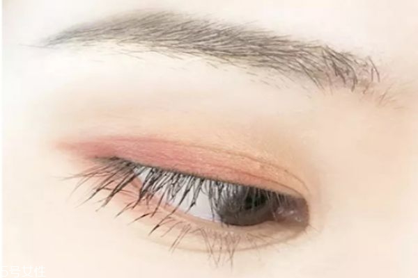 雙眼皮怎么畫眼影好看 雙眼皮畫眼影教程 雙眼皮怎么畫眼影好看 雙眼皮畫眼影教程