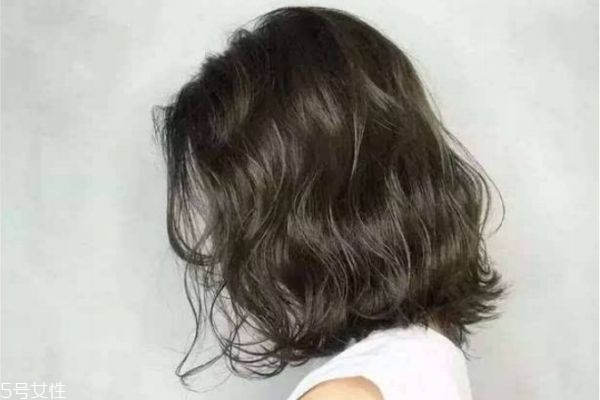 線條燙是什么樣子 線條燙發(fā)型圖片 線條燙是什么樣子 線條燙發(fā)型圖片