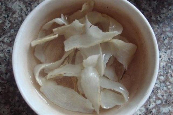玉竹可以直接泡水喝嗎 玉竹怎么泡水喝 玉竹可以直接泡水喝嗎 玉竹怎么泡水喝