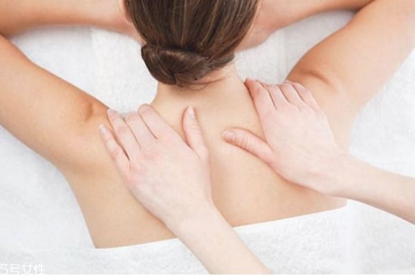 精油開背一次做多久 精油開背的好處 精油開背一次做多久 精油開背的好處