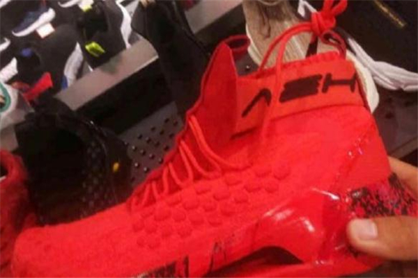 安踏kt5上腳圖 kt5實(shí)物上腳諜照曝光 安踏kt5上腳圖 kt5實(shí)物上腳諜照曝光