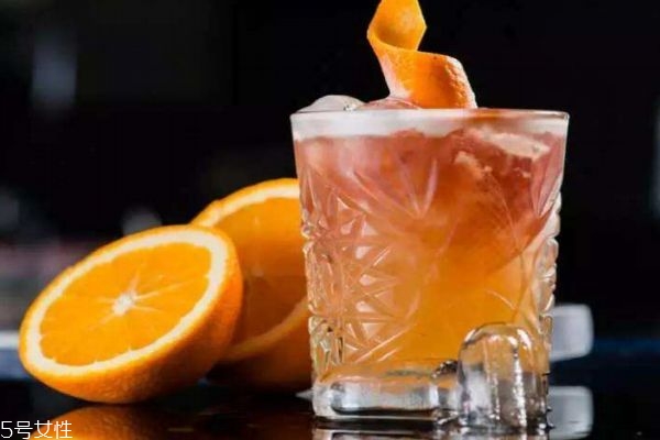 什么是雞尾酒呢 雞尾酒是怎么調的呢 什么是雞尾酒呢 雞尾酒是怎么調的呢