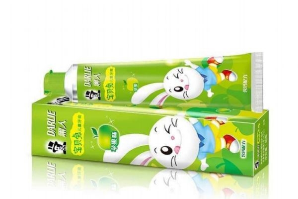 大人的牙膏小孩能用嗎 成人牙膏與兒童牙膏的區(qū)別 大人的牙膏小孩能用嗎 成人牙膏與兒童牙膏的區(qū)別