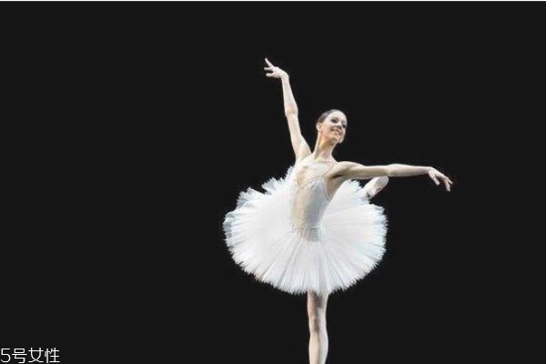 芭蕾天鵝臂怎么做 美麗芭蕾天鵝臂步驟 芭蕾天鵝臂怎么做 美麗芭蕾天鵝臂步驟