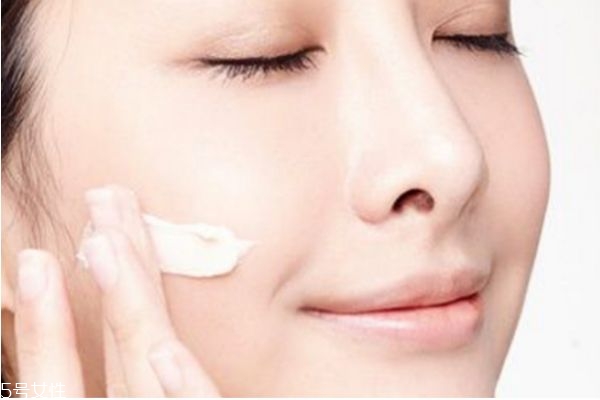 隔離霜可以隔離電腦輻射嗎 對(duì)電腦輻射沒什么作用