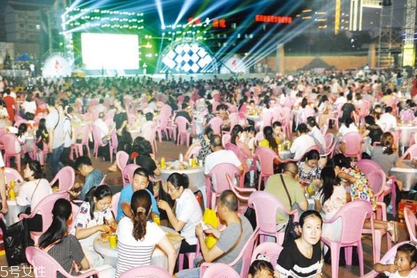 龍蝦節(jié)通常在什么時候呢 龍蝦節(jié)一般在什么地方舉行呢 龍蝦節(jié)通常在什么時候呢 龍蝦節(jié)一般在什么地方舉行呢