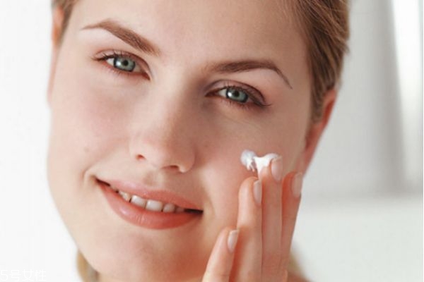 隔離霜可以隔離電腦輻射嗎 對電腦輻射沒什么作用 隔離霜可以隔離電腦輻射嗎 對電腦輻射沒什么作用