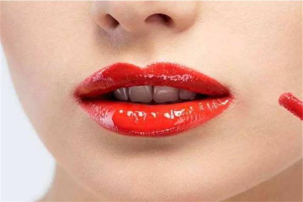 嘟嘟唇會(huì)腫幾天能消腫 嘟嘟唇豐唇保持多久 嘟嘟唇會(huì)腫幾天能消腫 嘟嘟唇豐唇保持多久