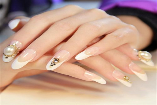 美甲做多了指甲太薄了怎么辦 美甲后如何護(hù)理 美甲做多了指甲太薄了怎么辦 美甲后如何護(hù)理