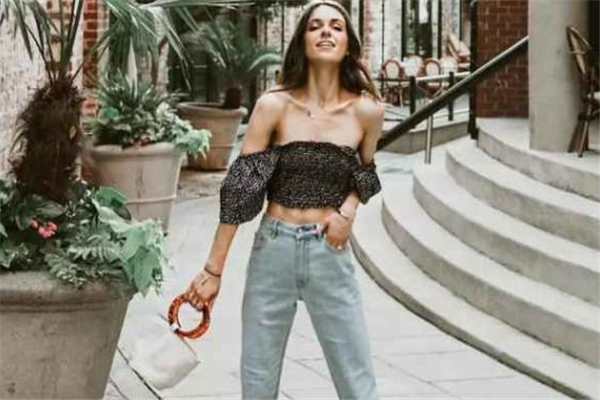 一字領適合什么臉型 一字領適合圓臉嗎 一字領適合什么臉型 一字領適合圓臉嗎