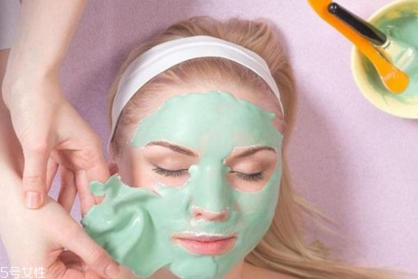 為什么敷面膜前要用爽膚水 面膜可以冷藏嗎 為什么敷面膜前要用爽膚水 面膜可以冷藏嗎