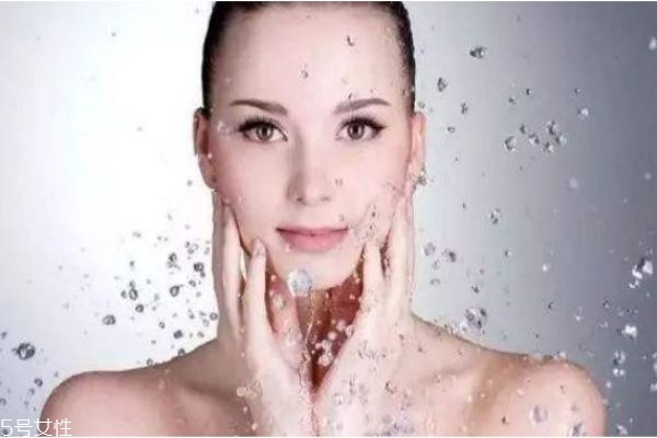 怎樣能使皮膚白嫩細(xì)膩 使皮膚變白嫩細(xì)膩的方法 怎樣能使皮膚白嫩細(xì)膩 使皮膚變白嫩細(xì)膩的方法