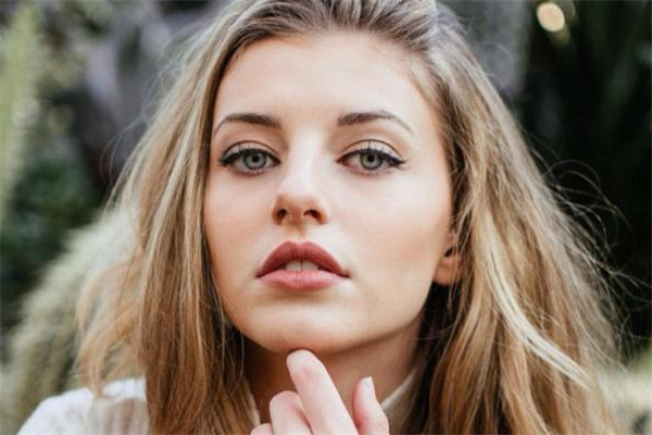 3d顴骨旋轉(zhuǎn)術(shù)疼嗎 3d顴骨旋轉(zhuǎn)術(shù)風(fēng)險大嗎 3d顴骨旋轉(zhuǎn)術(shù)疼嗎 3d顴骨旋轉(zhuǎn)術(shù)風(fēng)險大嗎