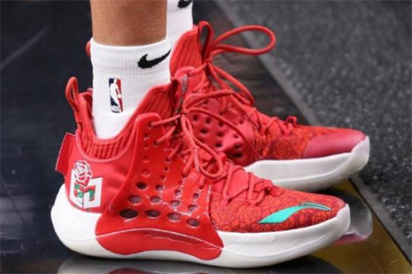 李寧馭帥13和音速7哪個(gè)好 馭帥13和音速7對(duì)比測(cè)評(píng) 李寧馭帥13和音速7哪個(gè)好 馭帥13和音速7對(duì)比測(cè)評(píng)