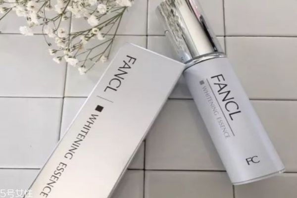 夏季美白精華什么牌子好 這些讓你白過夏天 夏季美白精華什么牌子好 這些讓你白過夏天