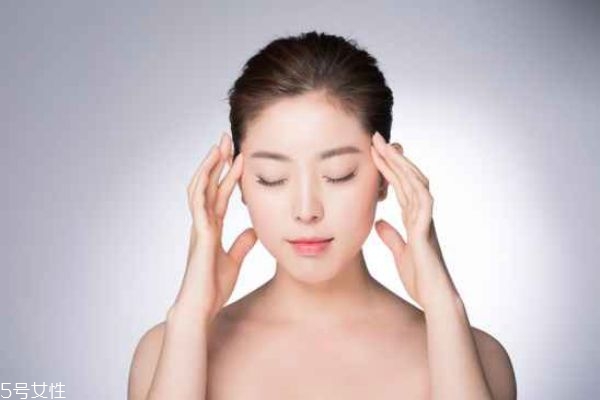 眼霜什么時候使用 眼霜的正確使用時間早晚 眼霜什么時候使用 眼霜的正確使用時間早晚