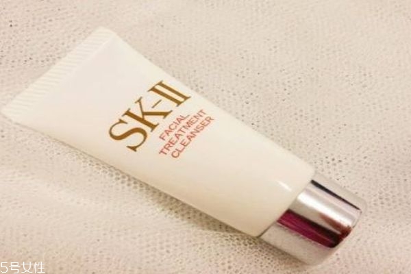 如何鑒別sK2的洗面奶是真是假呢 sK2的洗面奶適合什么膚質(zhì)呢 如何鑒別sK2的洗面奶是真是假呢 sK2的洗面奶適合什么膚質(zhì)呢