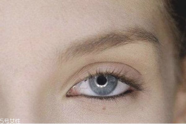 有脂肪粒推薦什么眼霜 適合有脂肪粒用的眼霜 有脂肪粒推薦什么眼霜 適合有脂肪粒用的眼霜