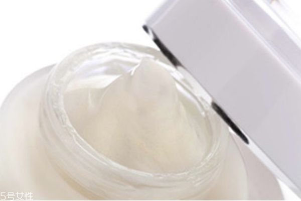 用不完的眼霜怎么辦 過期眼霜的妙用 用不完的眼霜怎么辦 過期眼霜的妙用