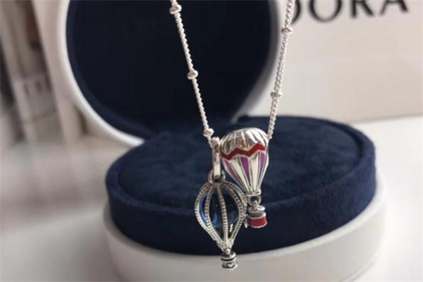 潘多拉熱氣球項(xiàng)鏈多少錢(qián) 潘多拉熱氣球吊墜價(jià)格 潘多拉熱氣球項(xiàng)鏈多少錢(qián) 潘多拉熱氣球吊墜價(jià)格