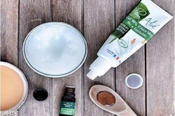 自制護(hù)膚品配方 教你自制手工護(hù)膚品 自制護(hù)膚品配方 教你自制手工護(hù)膚品