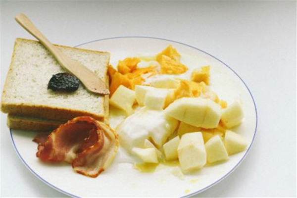 減脂可以喝咖啡嗎 減脂喝可以喝什么飲料 減脂可以喝咖啡嗎 減脂喝可以喝什么飲料