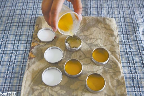 自制護(hù)膚品配方 教你自制手工護(hù)膚品 自制護(hù)膚品配方 教你自制手工護(hù)膚品