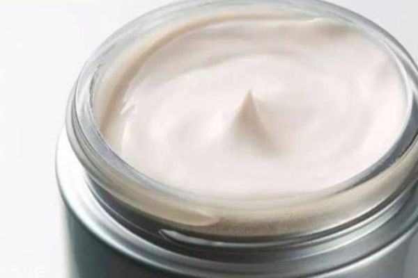 用不完的眼霜怎么辦 過期眼霜的妙用 用不完的眼霜怎么辦 過期眼霜的妙用