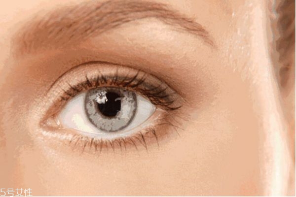 眼霜什么時候使用 眼霜的正確使用時間早晚 眼霜什么時候使用 眼霜的正確使用時間早晚
