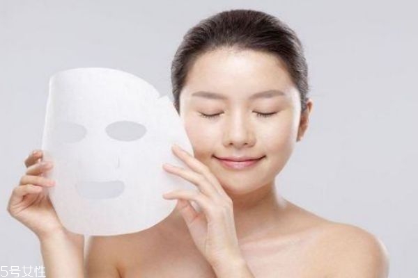 面膜刺激眼睛正常嗎 面膜為什么刺激眼睛 面膜刺激眼睛正常嗎 面膜為什么刺激眼睛