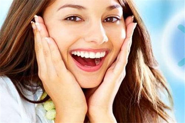 牙齒貼面的缺點(diǎn)是什么 牙齒貼面也是有缺點(diǎn)的 牙齒貼面的缺點(diǎn)是什么 牙齒貼面也是有缺點(diǎn)的