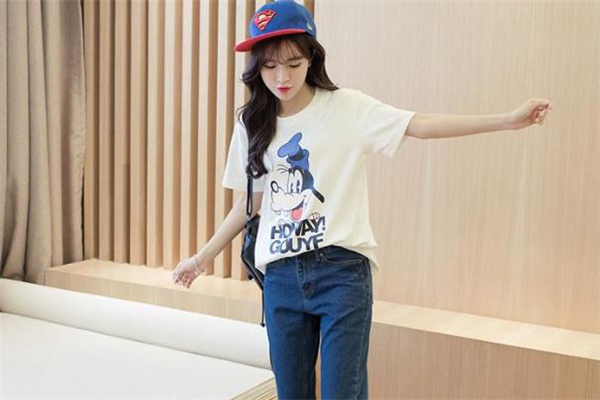 白色衣服沾上西瓜汁怎么清洗 白衣服上的西瓜汁怎么去掉 白色衣服沾上西瓜汁怎么清洗 白衣服上的西瓜汁怎么去掉