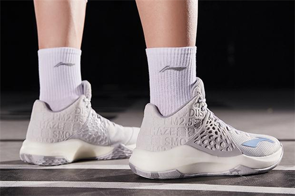 李寧音速7鞋帶怎么系 音速7鞋帶穿法 李寧音速7鞋帶怎么系 音速7鞋帶穿法